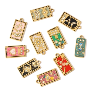 Set mit 10 Tarot Anhängern aus Edelstahl mit Sonnen- Mond- und Sanduhr-Design Motiven