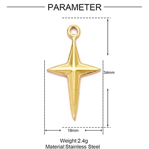 Detail of 34mm gold stainless steel star pendant with dimensions and weight data