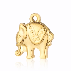 Détail d'un pendentif éléphant doré avec motif de selle décoratif et anneau de fixation