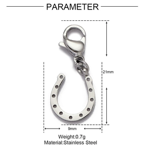 Dettaglio delle dimensioni del ciondolo a ferro di cavallo in acciaio inox 21mm x 9mm