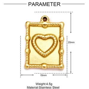 Detail of 4.5g golden stainless steel rectangular heart pendant with bamboo border