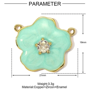 Detail van de muntgroene emaille bloemhanger met zirkonia en specifieke afmetingen