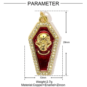 Colgante ataúd gótico de oro con esmalte rojo, motivo calavera y detalles de circón