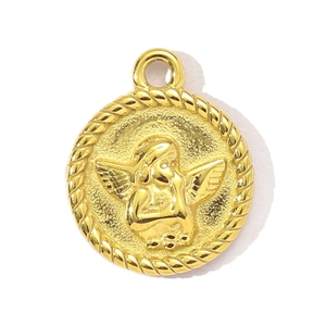Makroaufnahme von Gold-Engel-Relief-Anhänger mit klassischem Seilrand-Design