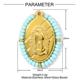 Dimensions détaillées du pendentif Vierge Marie en acier inoxydable avec perles bleues