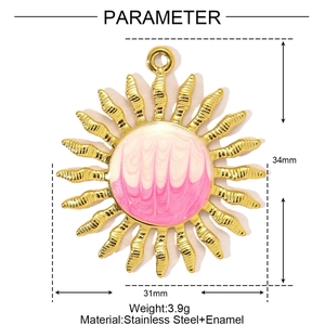 Detalle del colgante de sol dorado con esmalte rosa y medidas de 34mm mostradas