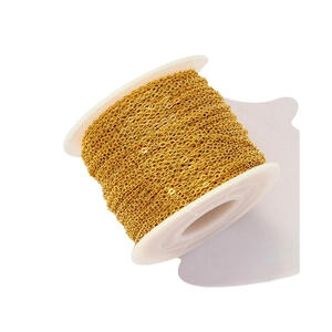 50m Rolle goldene 304 Edelstahlkette für DIY-Schmuckherstellung auf einer weißen Spule