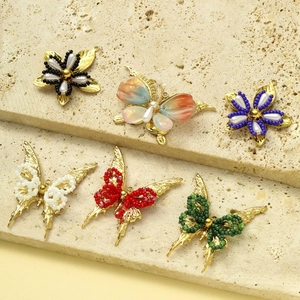 Set kleurrijke kristallen vlinder- en bloemenhangers van titaniumstaal voor DIY-kettingen