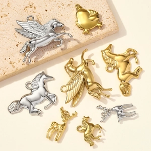 Colgantes de acero inoxidable en oro y plata con formas de pegaso y alce para bisutería