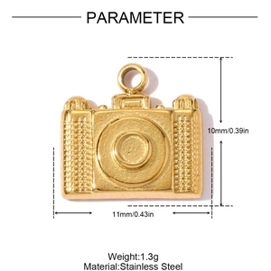 Detailweergave van een gouden camera-hanger van roestvrij staal van 10 mm bij 11 mm groot