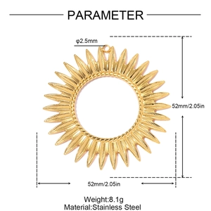 Détail du pendentif soleil en acier doré 52mm avec dimensions et poids spécifiés