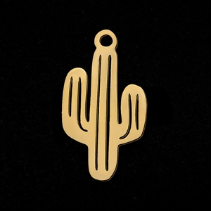 Vue détaillée d'un pendentif cactus en acier inoxydable doré sur un fond sombre