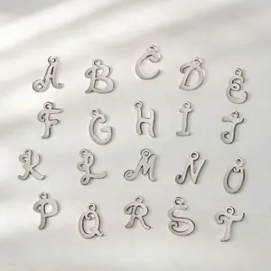 Lot de 10 pendentifs alphabet en acier inoxydable argenté avec police cursive