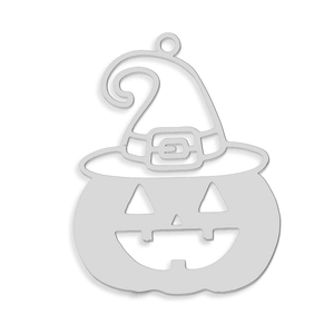 Detail van zilveren pompoen spook hanger met heksenhoed en ophanggat voor DIY sieraden