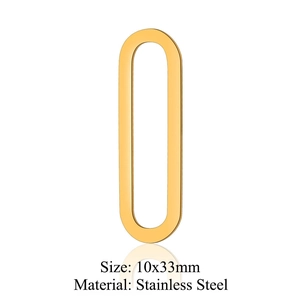 Detailansicht eines goldenen ovalen Edelstahlanhängers mit Maßen 10x33mm