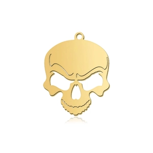 Detailopname van gepolijste gouden schedelhanger met holle ogen en metalen spiegelafwerking