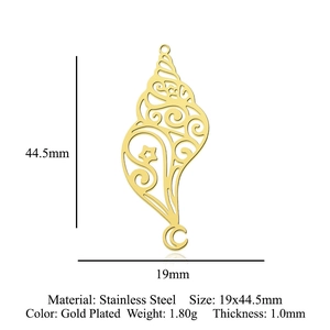 Detailed dimensions of golden conch shell pendant with size and weight specifications