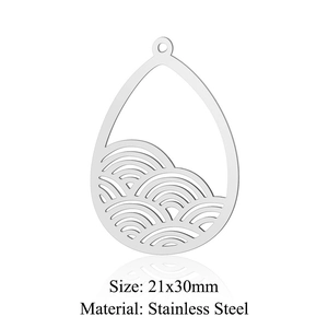 Détail du pendentif goutte en acier inoxydable 21x30mm avec motif de vagues creux