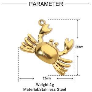 Detail view of 18mm gold crab pendant with dimensions and weight specifications