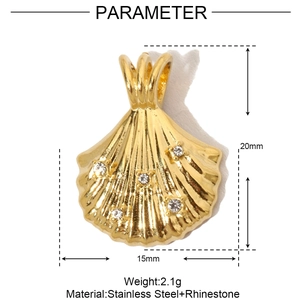 Detailed view of a shell pendant with size measurements 20mm by 15mm and weight 2.1g