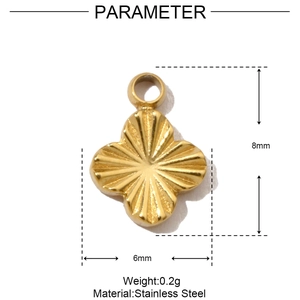 Technical drawing of a small gold stainless steel clover pendant with 8mm height dimensions