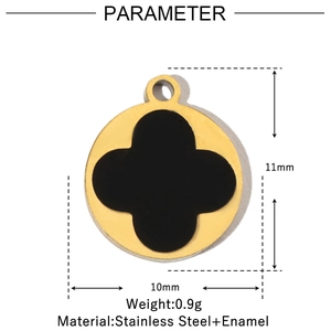 Macro view of 10x11mm gold clover pendant with black enamel inlay and size details