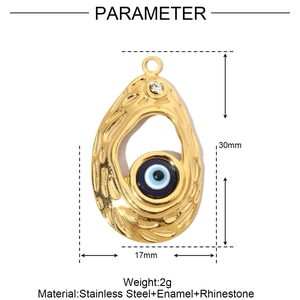Dettagli del ciondolo occhio del male con dimensioni 30x17mm e finitura dorata