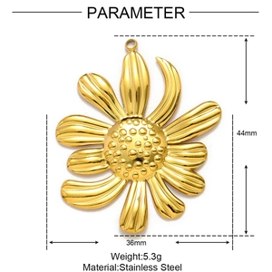 Dimensions du pendentif tournesol doré 44mm en acier inoxydable avec poids