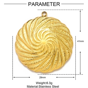 Vista dettagliata dei parametri del ciondolo a spirale dorato in acciaio inox, 41mm x 29mm