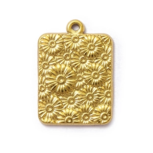 Gros plan détaillé d'un pendentif rectangulaire doré avec motifs de marguerites en relief