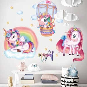 Adesivi murali unicorno acquerello con nuvole arcobaleno per camera bambini