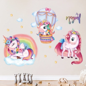 Adesivi murali con unicorno a cartoni animati e arcobaleno per camera dei bambini