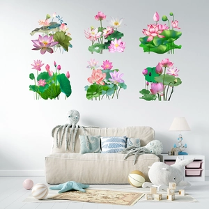 Detailansicht von sechs Lotus-Wandstickern mit realistischen Blüten und grünen Blättern