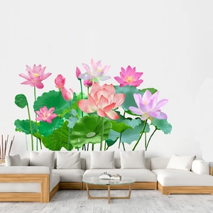 Dettaglio di adesivi murali loto rosa realistici con fiori sbocciati e foglie verdi