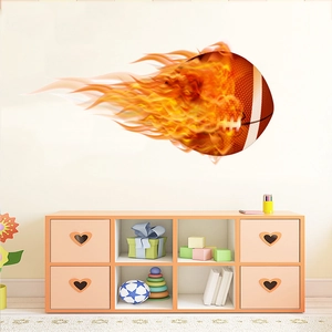 Dettaglio dell'adesivo murale 3D football americano in fiamme su una parete neutra