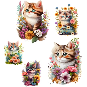 Niedliches Wandsticker-Set mit 5 Wasserfarben-Katzenmotiven und bunten Blumen