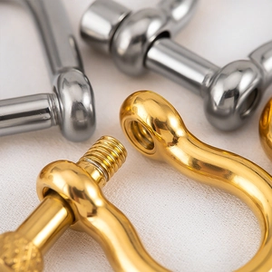Polished stainless steel horseshoe D-ring key chain hardware in gold and silver finish
