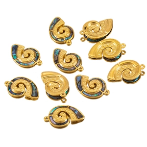 Gepolijste gouden nautilus schelphangers met iriserende abalone schelp inlegwerk