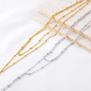 Minimalistische doppellagige Halsketten aus Edelstahl in Gold und Silber mit Perlenakzenten