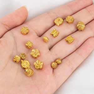 Cuentas de flores en acero inoxidable chapado en oro 18K para collares y joyería DIY
