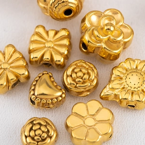 Cuentas de flores camelia de acero inoxidable chapado en oro 18K para joyería DIY