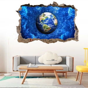 Sticker mural 3D détaillé montrant l'espace et la Terre sur un mur de salon moderne