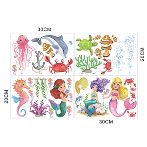 Jeu de quatre stickers muraux sirène et créatures marines de 30x20 cm par planche