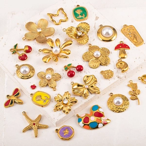 Set di ciondoli smaltati colorati con fiori stelle e cuori per creazione di gioielli fai da te