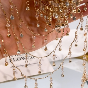 Goldene Fransen-Kette mit bunten Kristall-Anhängern für DIY-Schmuck und Mode-Deko