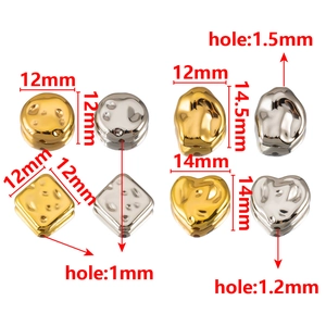 Mix aus gold- und silbernen geometrischen Harzperlen mit Metallic-Finish für DIY-Schmuck
