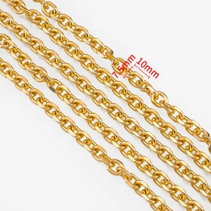 Close-up of 7.5mm gold plated aluminum flat O-chain links with precise dimensions