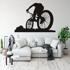 Sticker mural silhouette de VTT noir dynamique pour décoration intérieure minimaliste