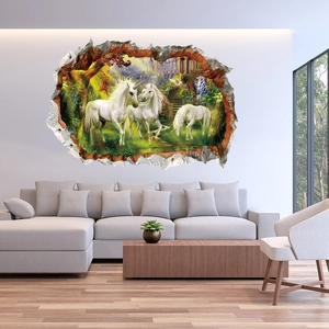 Detail eines 3D-Wandaufklebers mit Einhörnern und Fantasiewald in einem Wohnzimmer