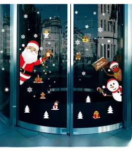 Detailansicht der Weihnachts-Fensteraufkleber mit Weihnachtsmann und Rentier auf Glas